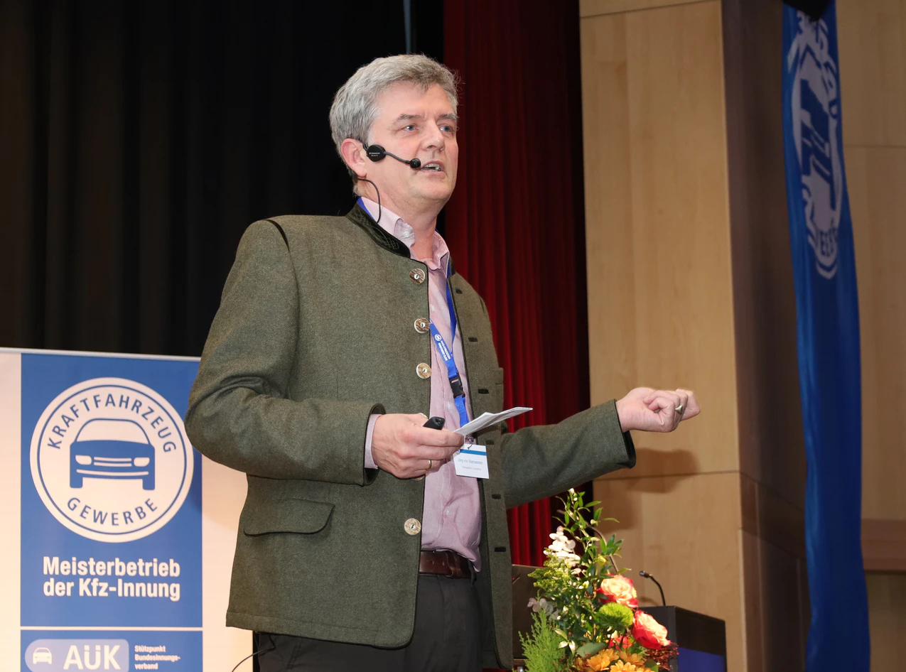 Redner Dr. Jörg v. Steinaecker